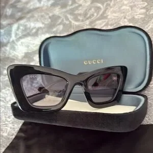 Gucci | Accessories | Gucci Black Sunglasses With Classic  display picture 2